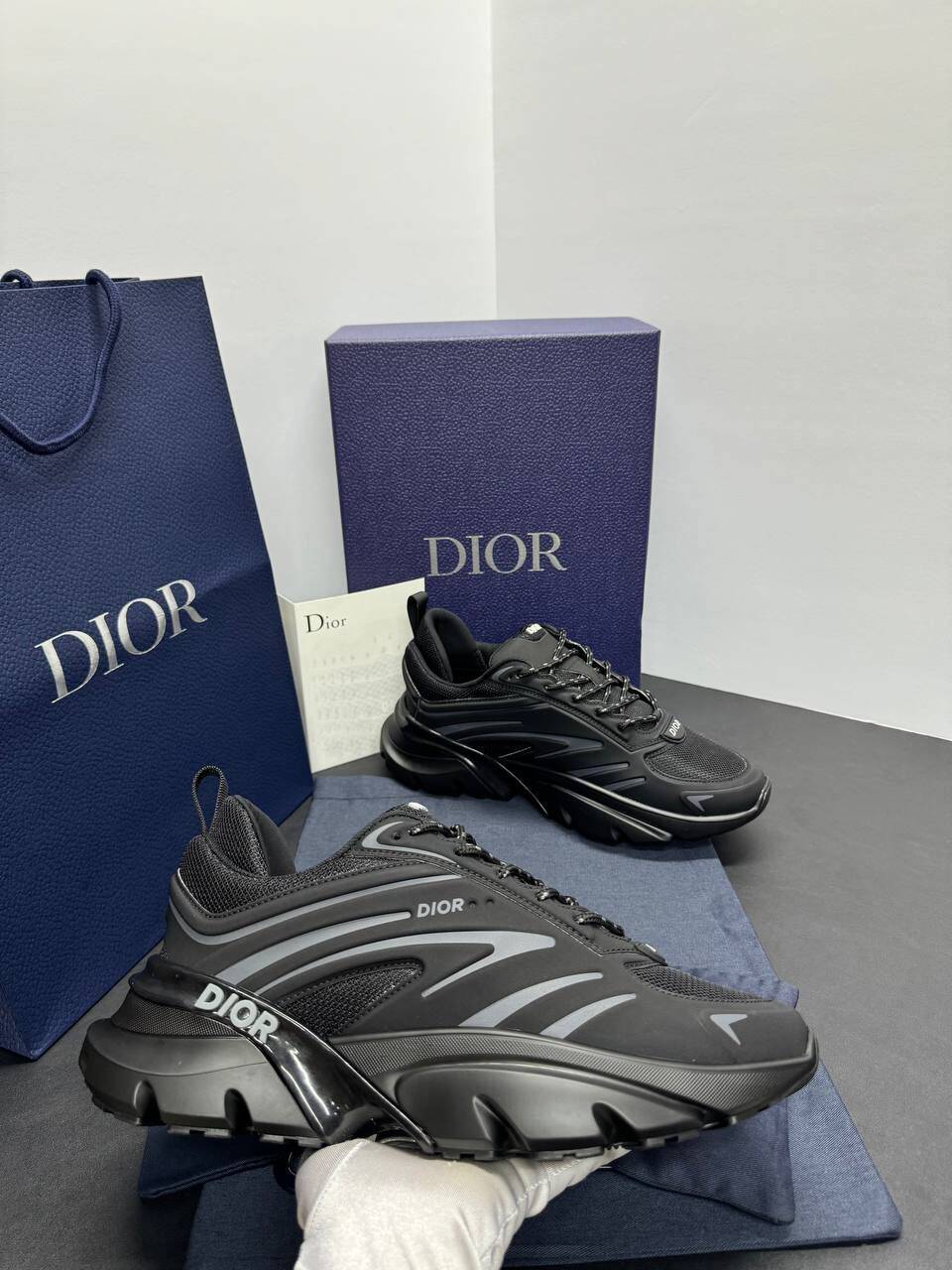 Dior B44