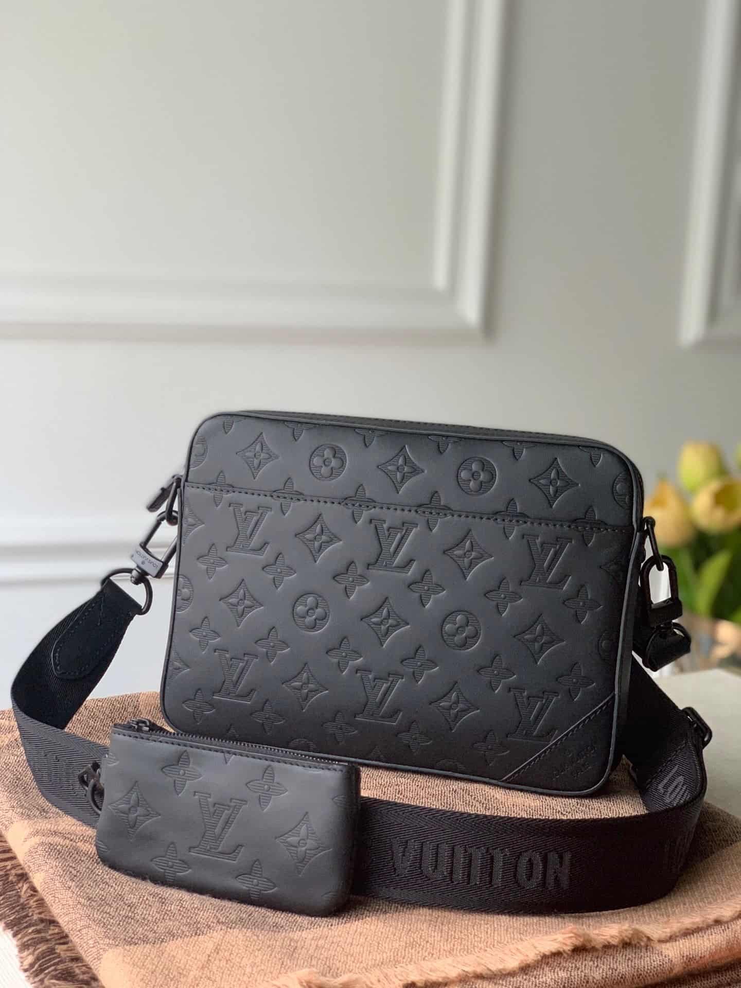 Louis Vuitton Duo Messenger Bag - Black