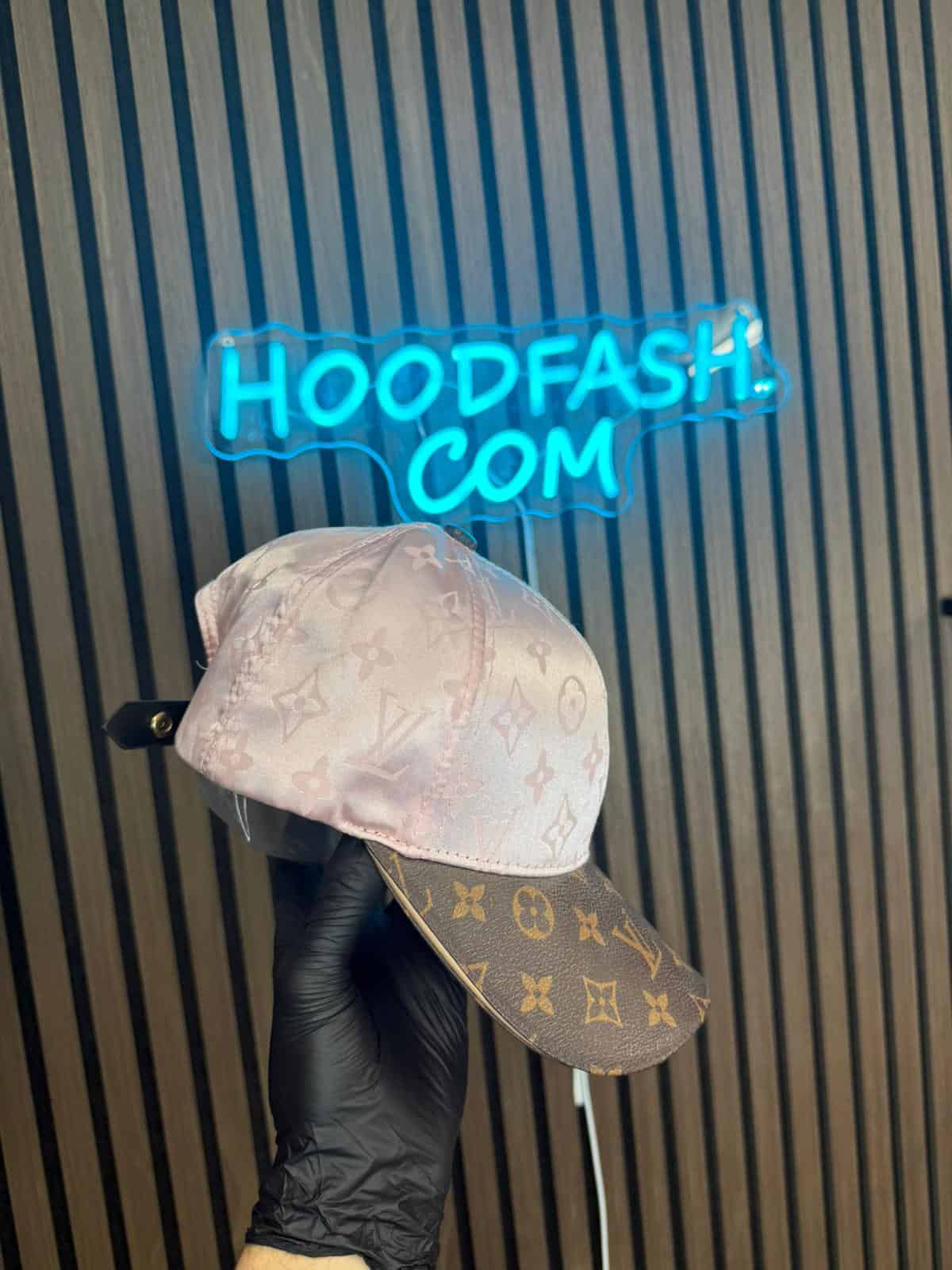 Louis Vuitton Get Ready Pet - Pink